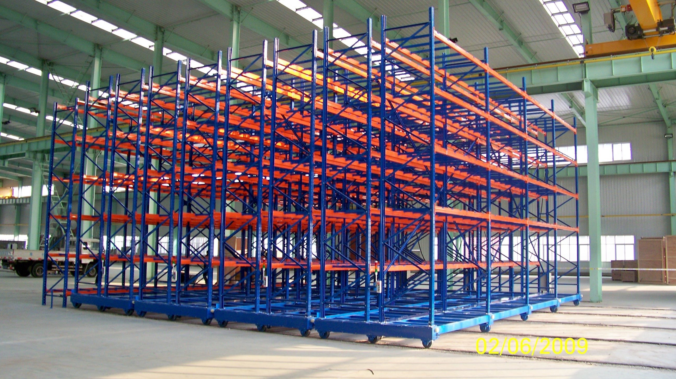 柵の鋼鉄Q235材料が付いている電気移動式悩ます自動化倉庫システム